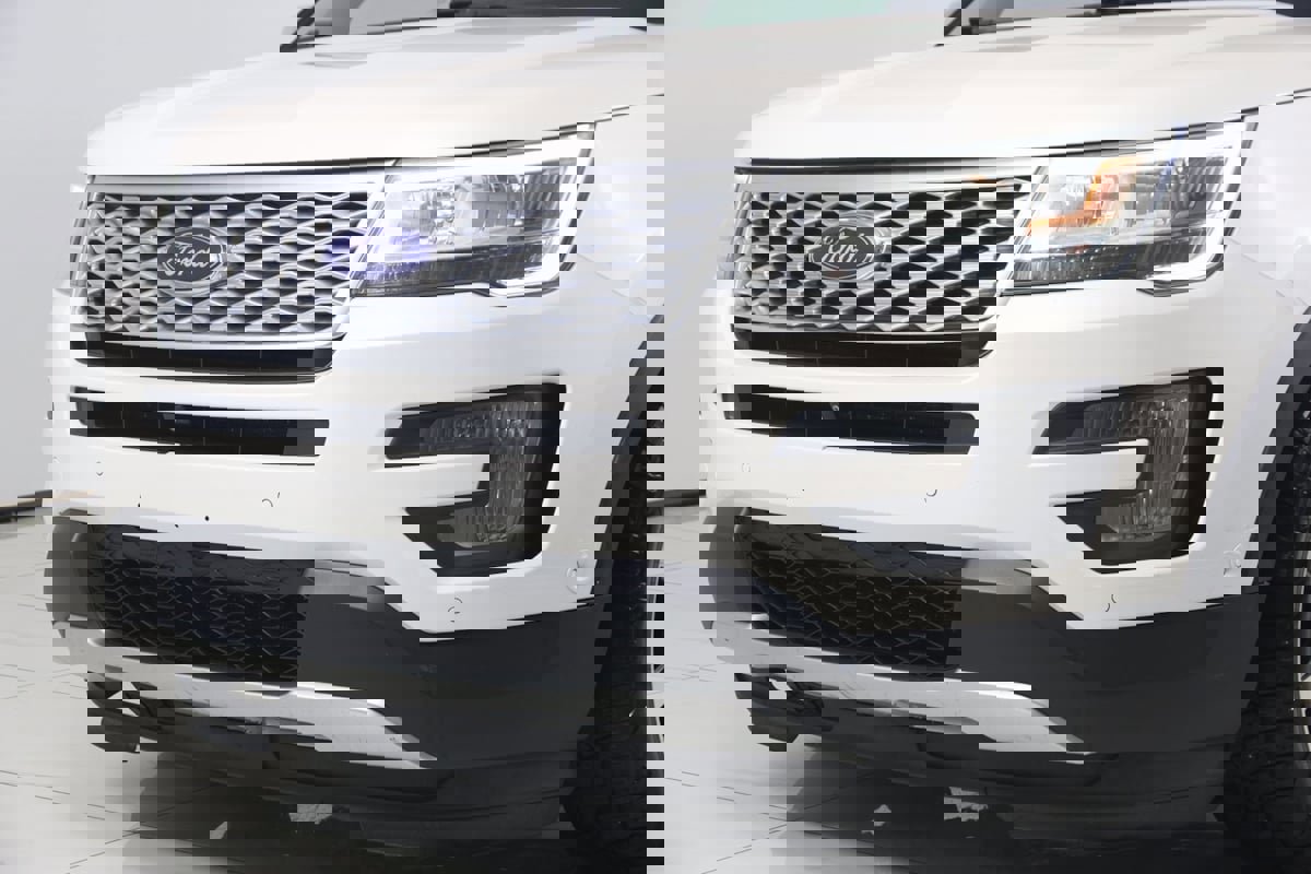 Used 2016 Ford Explorer Platinum image 54