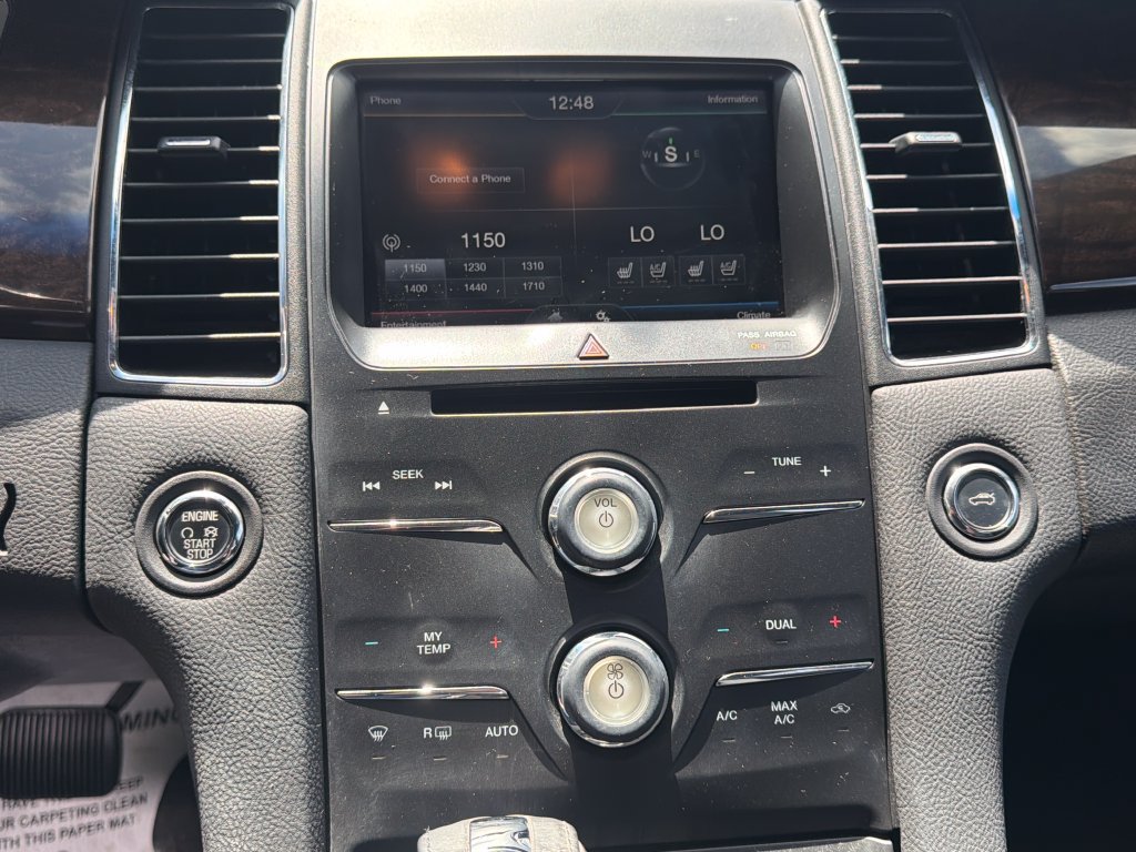 Used 2015 Ford Taurus Limited FWD image 22