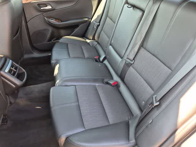 Used 2015 Chevrolet Impala LT w/ Convenience Package FWD image 19