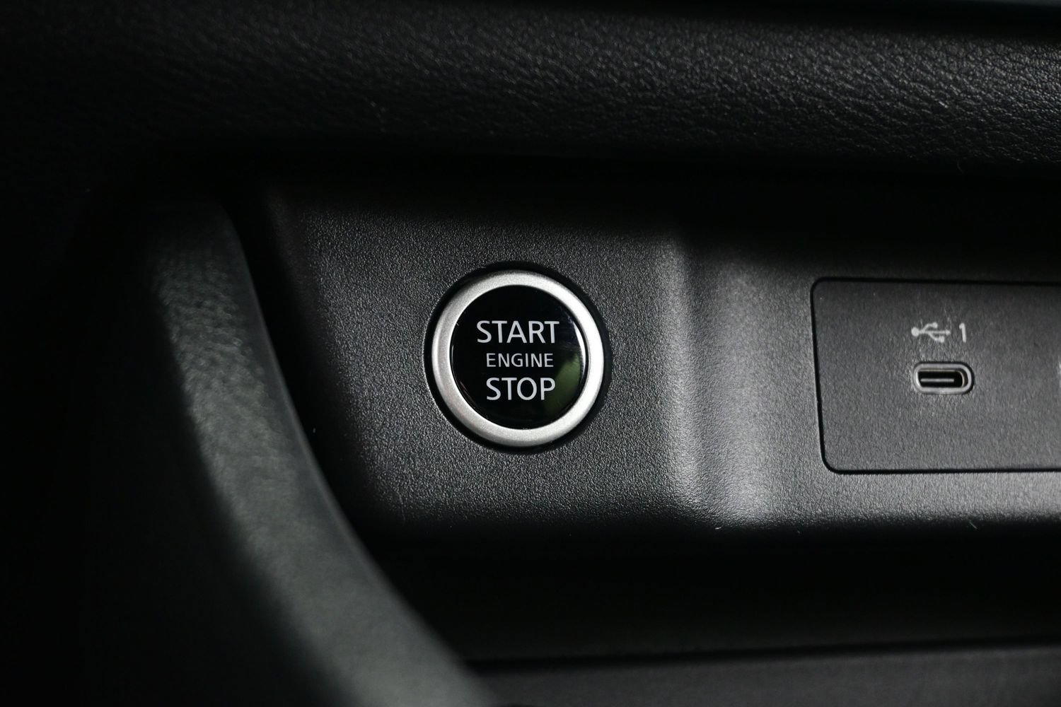 Used 2023 Nissan Rogue SV AWD/4WD image 24