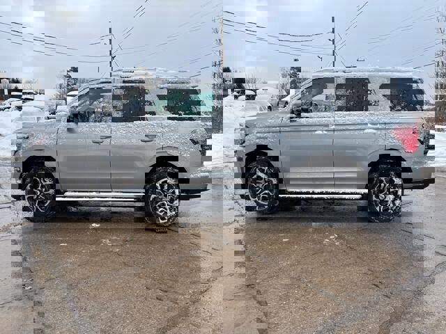 Used 2024 Ford Expedition XLT image 4
