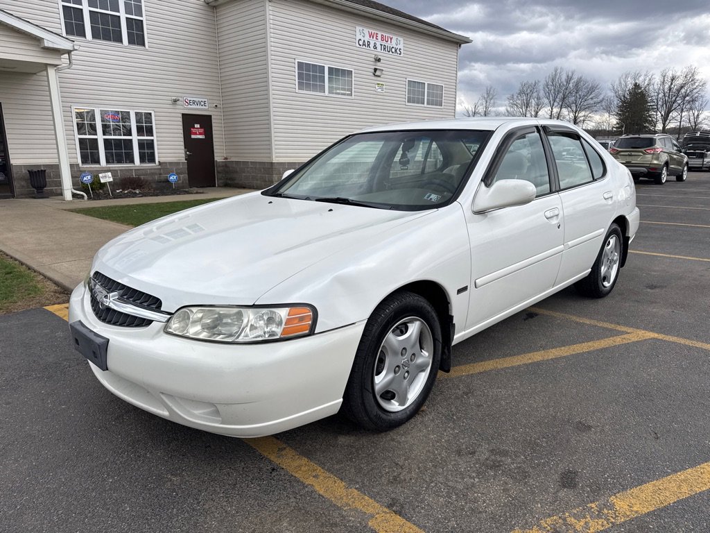 Used 2001 Nissan Altima GXE image 2