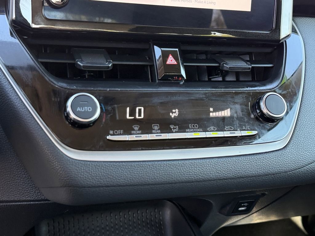 Used 2025 Toyota Corolla LE image 20