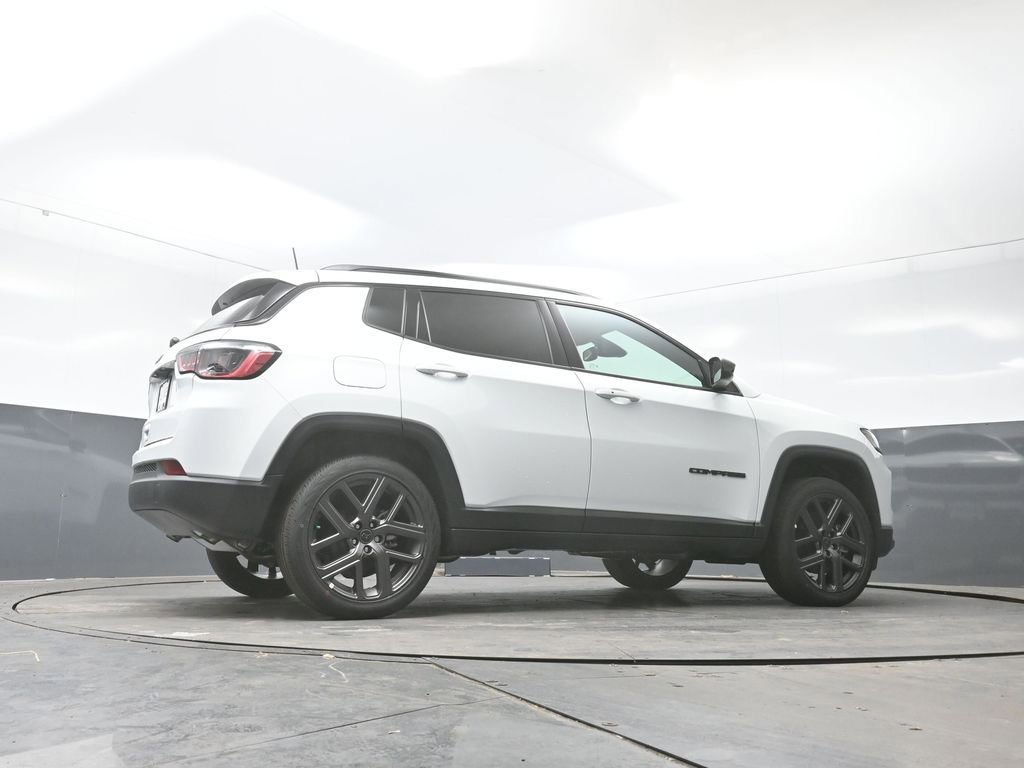 New 2026 Jeep Compass Latitude image 35