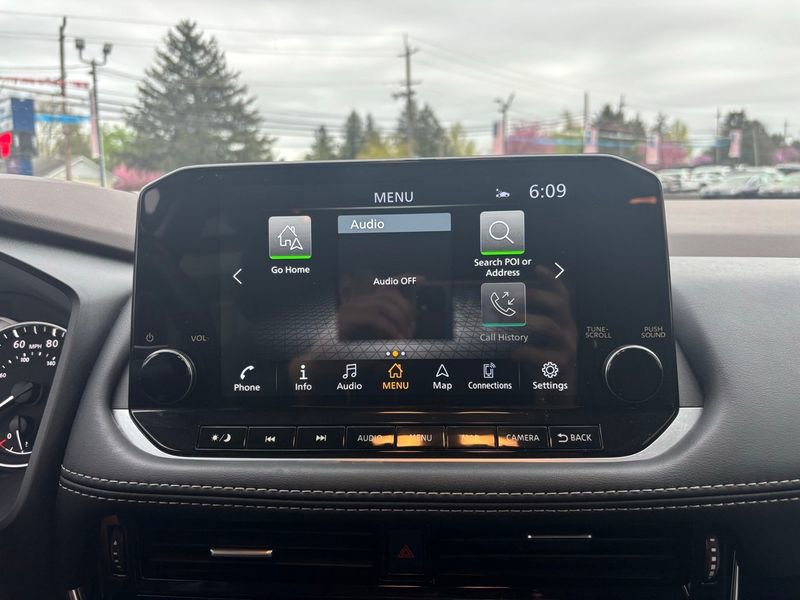 Used 2023 Nissan Rogue SL w/ SL Premium Package image 14