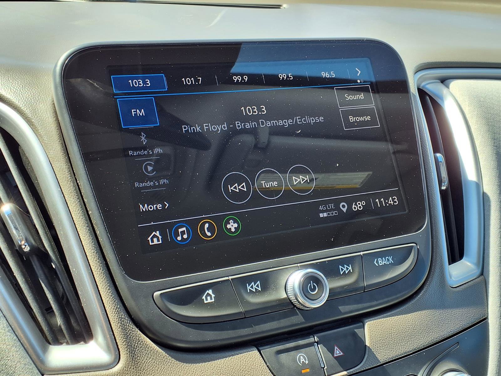 Used 2025 Chevrolet Malibu LS FWD image 4
