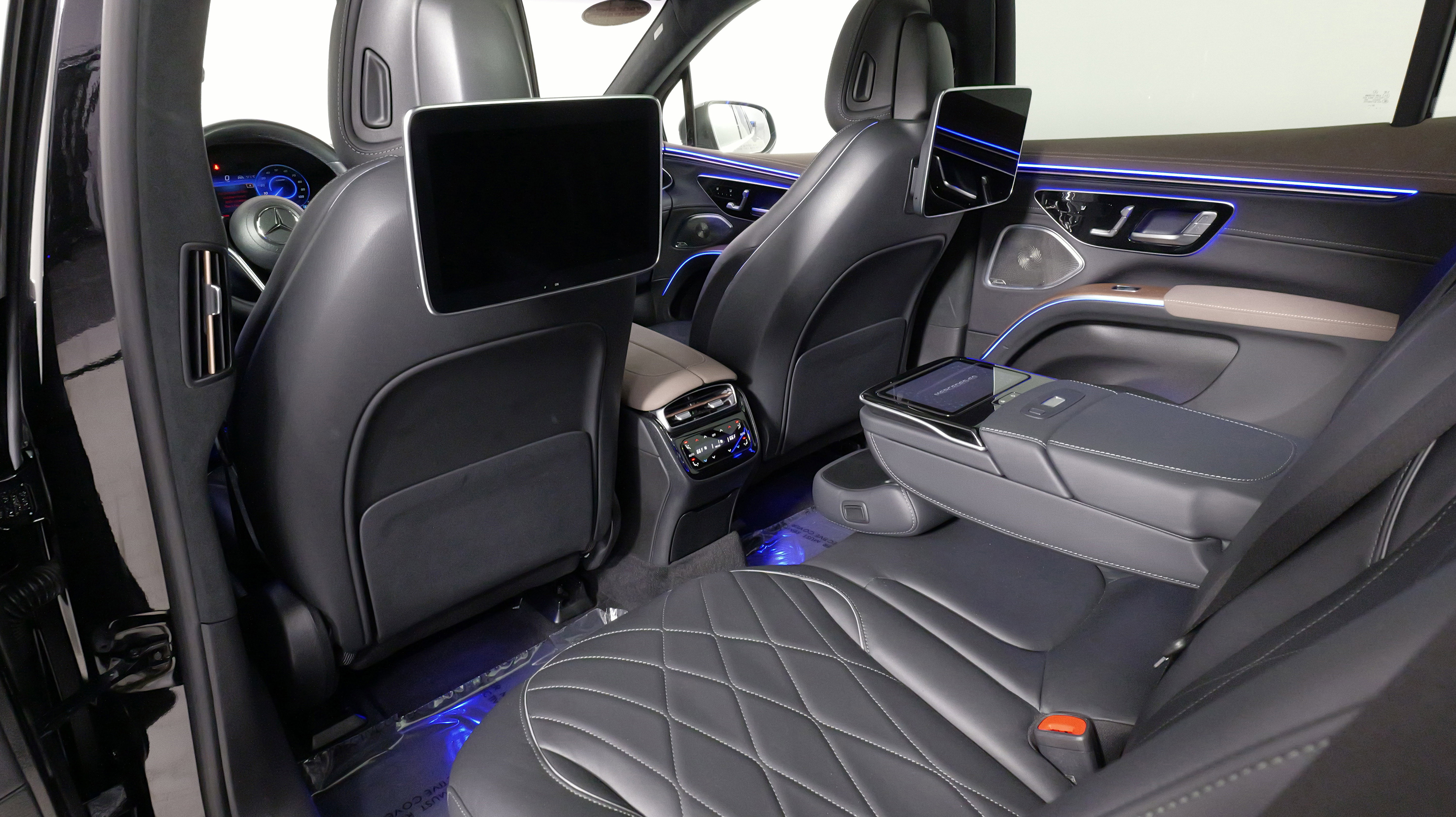 Used 2023 Mercedes-Benz EQS 580 4MATIC SUV image 35