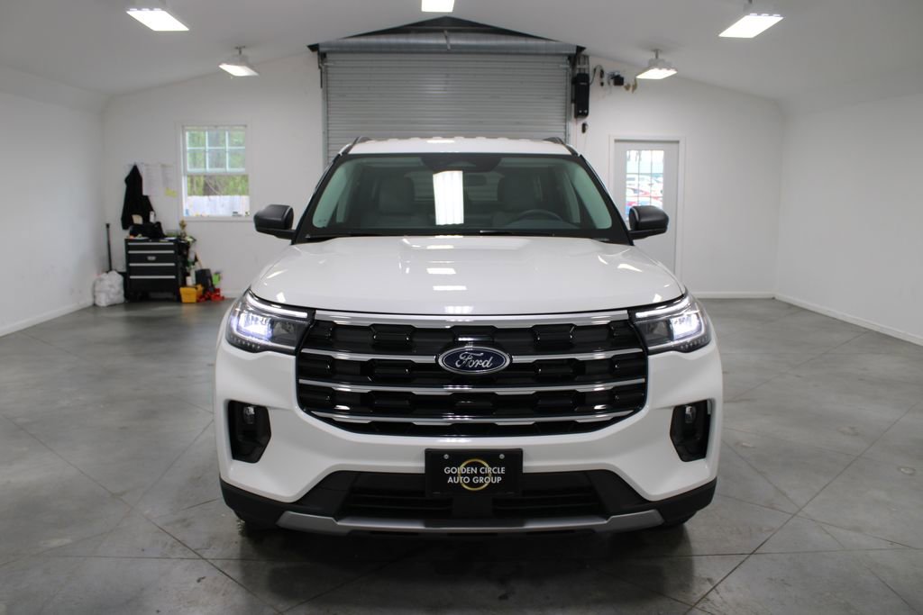 New 2026 Ford Explorer Active RWD image 2