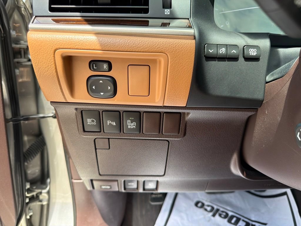 Used 2016 Lexus ES 350 w/ Luxury Package w/Wood Trim FWD image 20