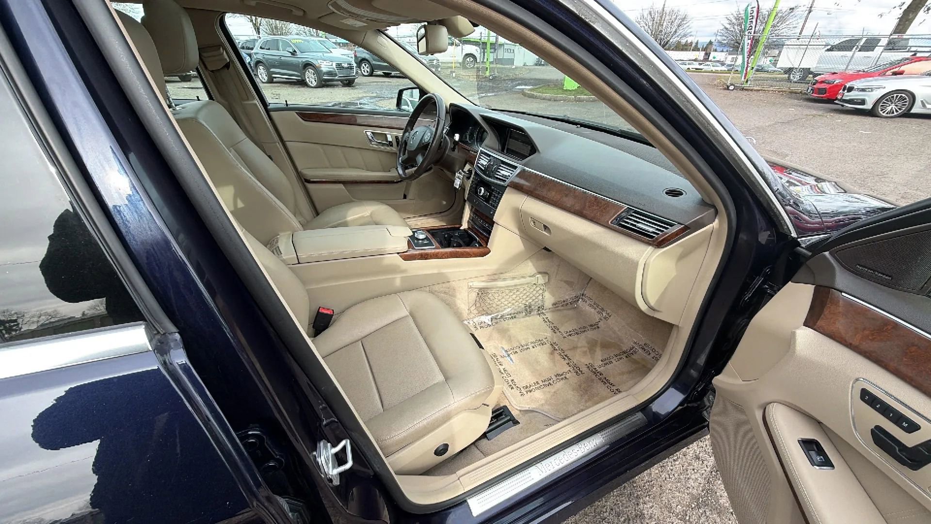 Used 2010 Mercedes-Benz E 350 4MATIC Sedan image 16