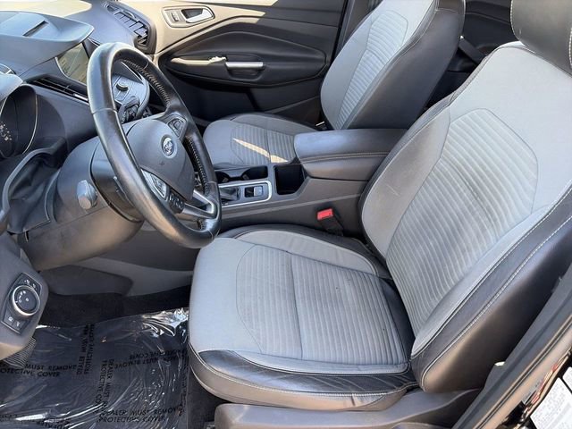 Used 2018 Ford Escape SE w/ SE Sport Appearance Package image 20