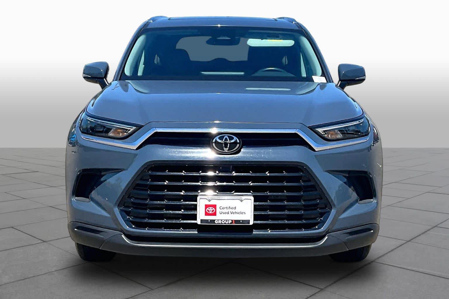 Certified 2024 Toyota Grand Highlander AWD image 3