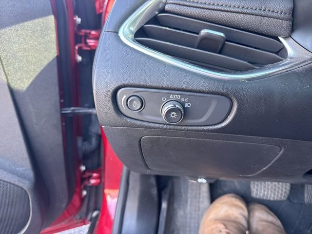 Used 2022 Chevrolet Malibu Premier image 25