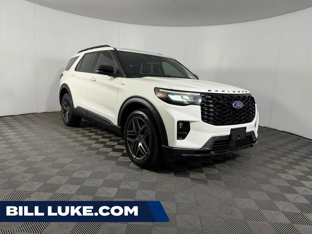 Used 2025 Ford Explorer ST-Line w/ ST-Line Street Pack AWD/4WD image 1