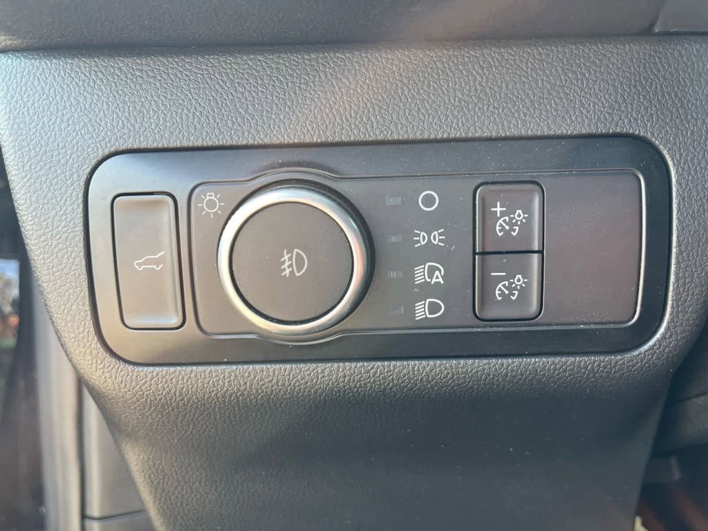 Used 2023 Ford Escape Platinum image 17