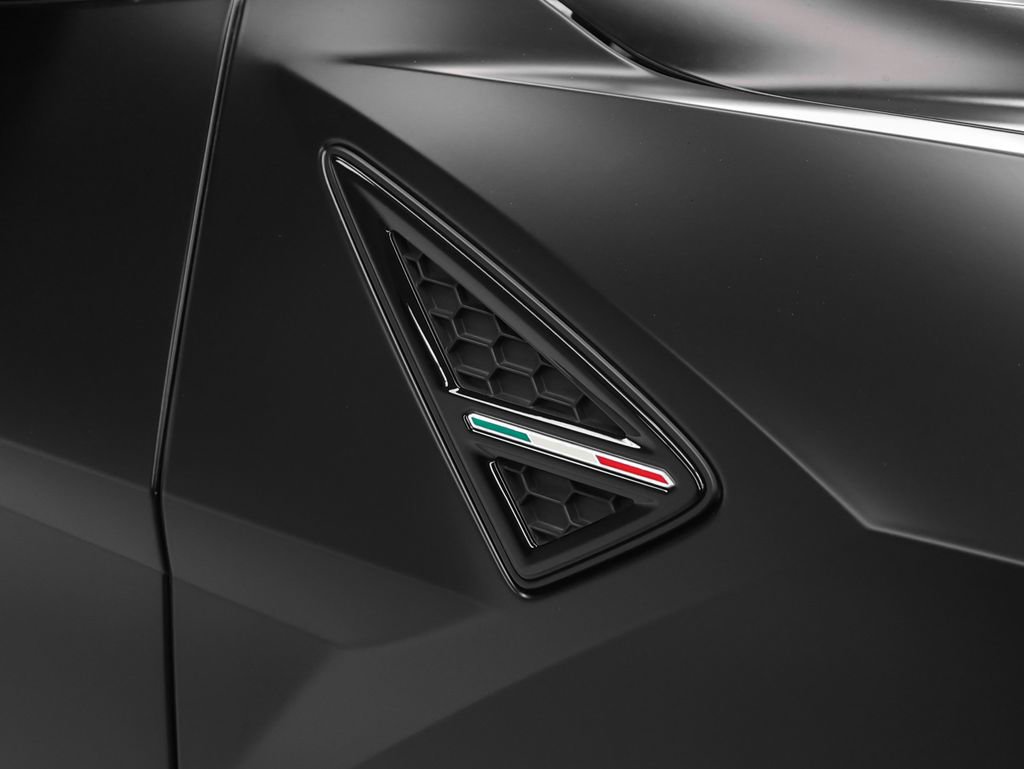 Used 2022 Lamborghini Urus AWD/4WD image 8