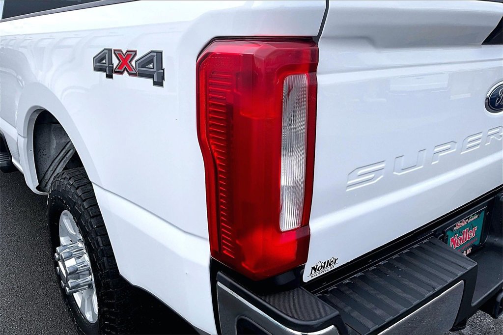 Used 2024 Ford F350 XLT image 31