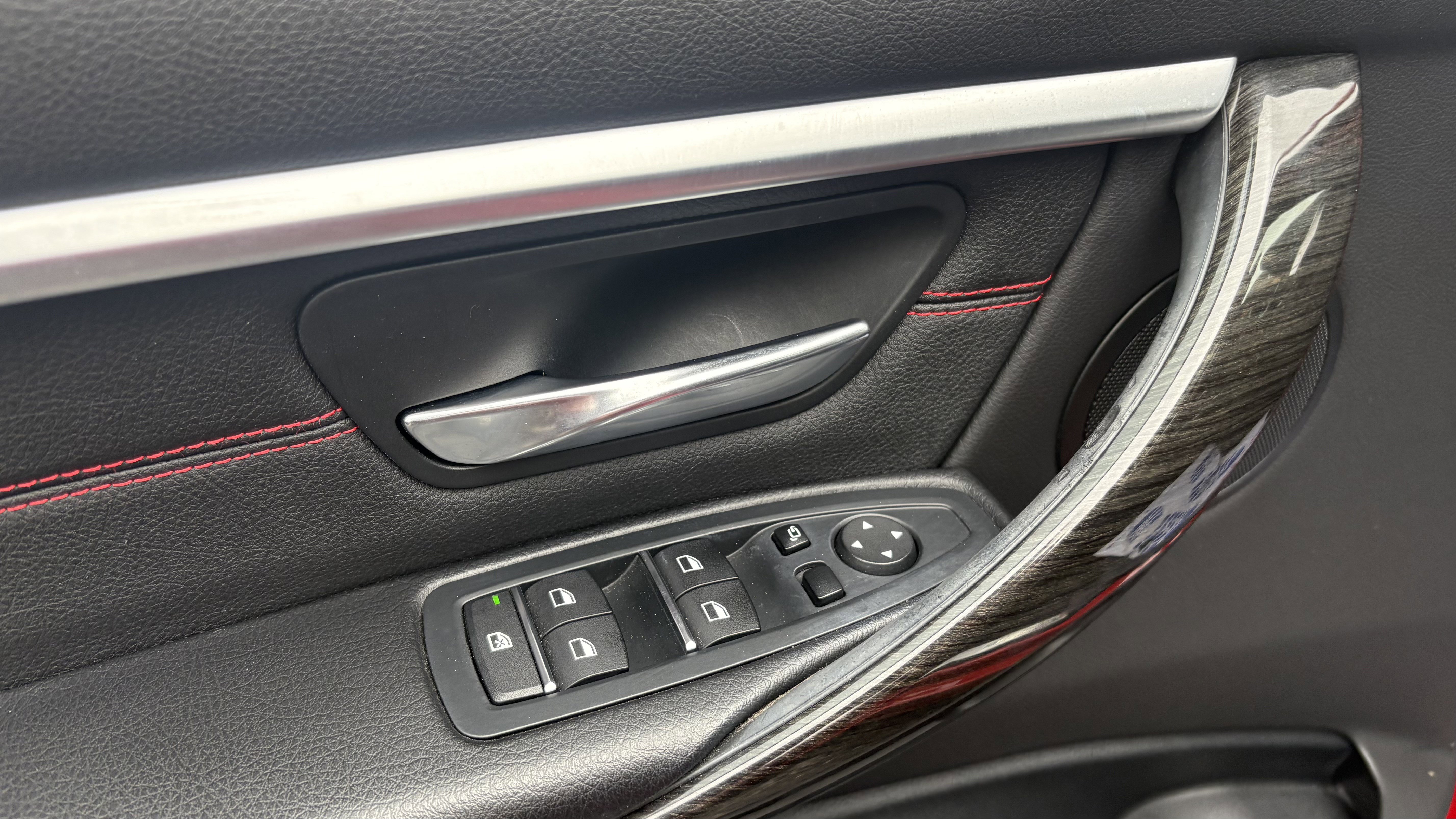 Used 2018 BMW 330i xDrive Sedan image 17