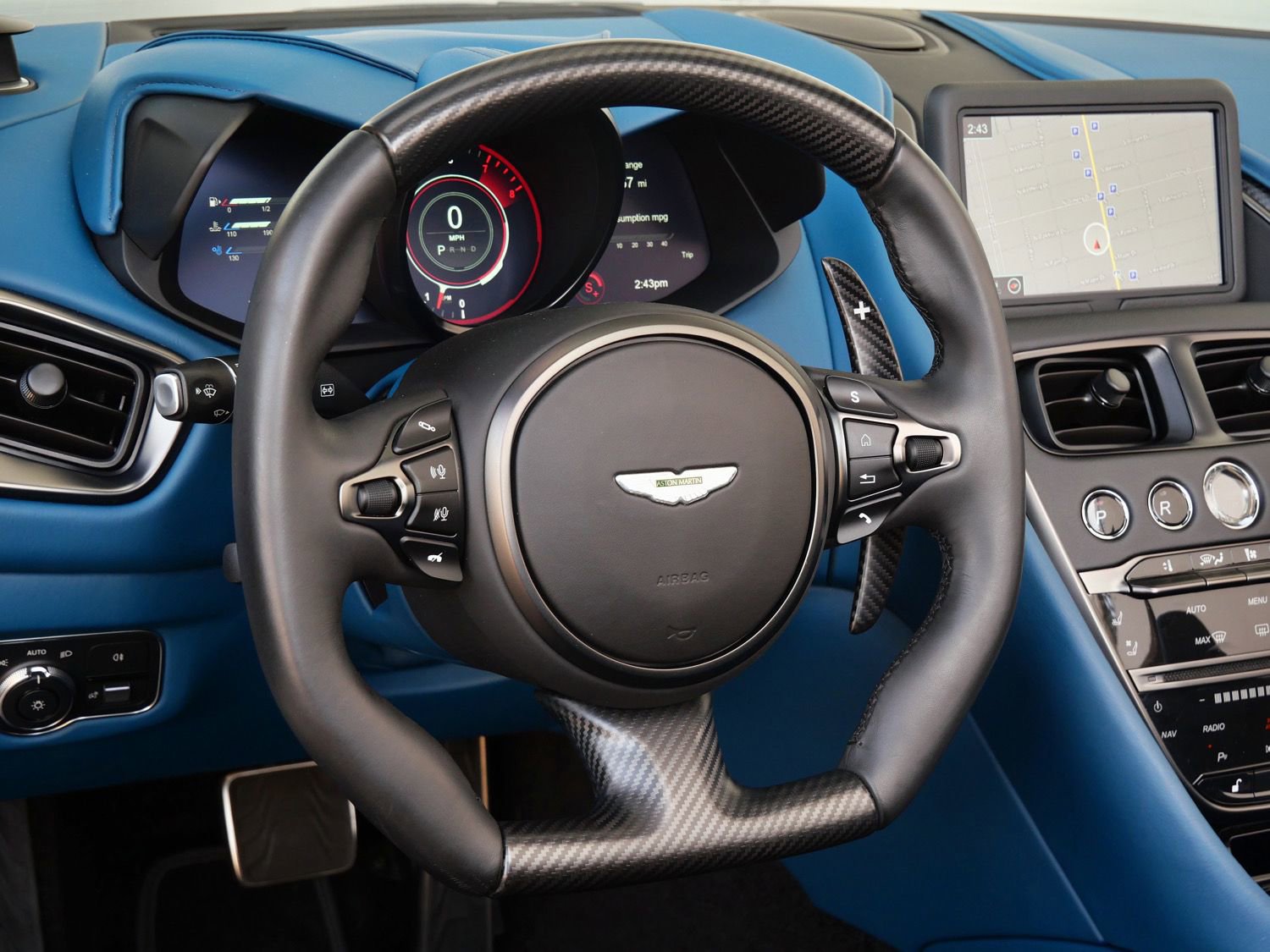 Used 2020 Aston Martin DBS Superleggera Volante image 11