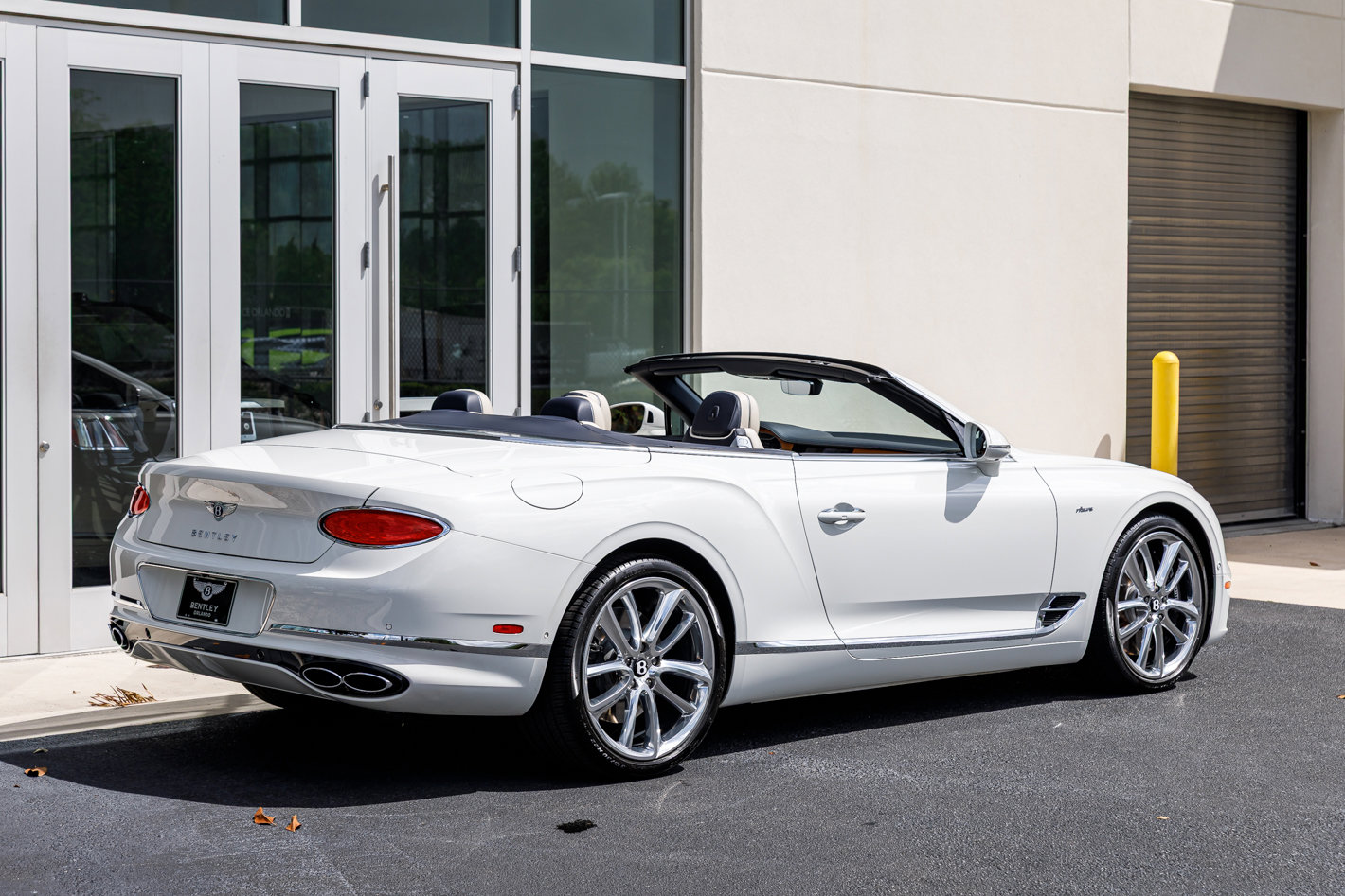 Used 2023 Bentley Continental GT Azure image 19