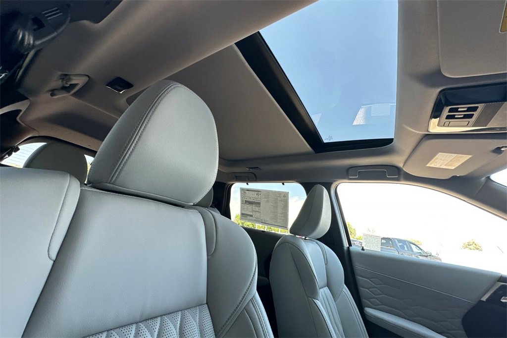 New 2025 Mitsubishi Outlander SEL image 18