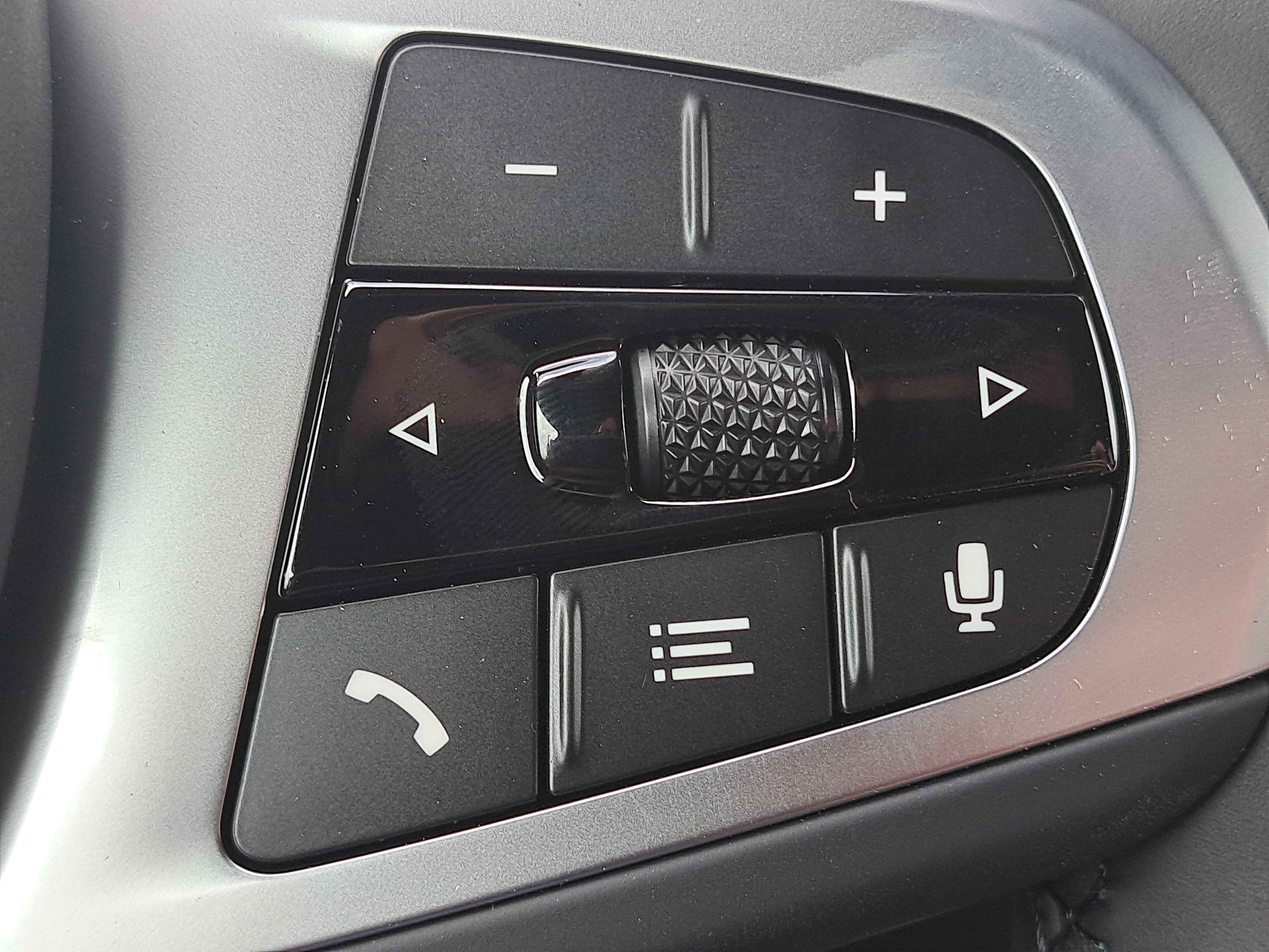 New 2026 BMW X5 xDrive50e w/ M Sport Package image 31