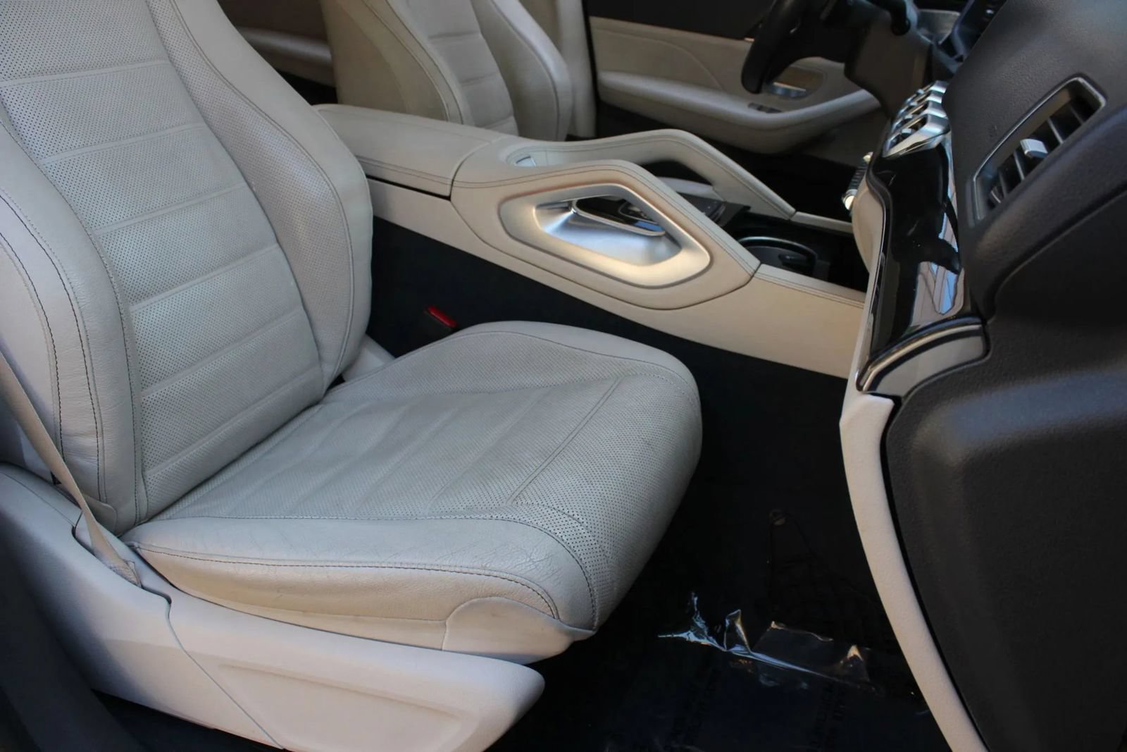 Used 2020 Mercedes-Benz GLE 350 4MATIC image 33