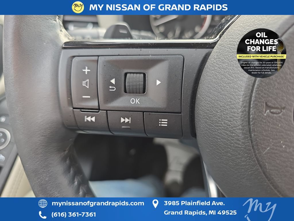 Used 2023 Nissan Rogue SL AWD/4WD image 16