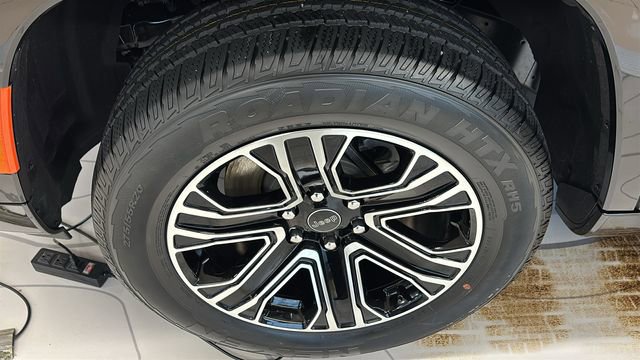 New 2026 Jeep Grand Wagoneer 4WD image 3