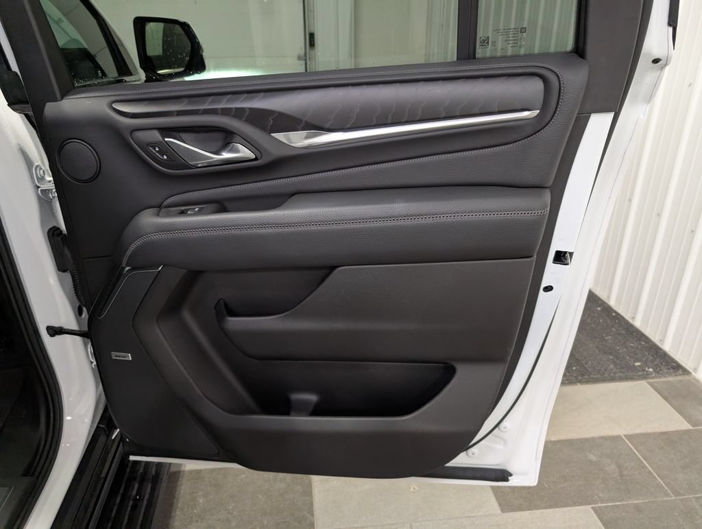 Used 2024 GMC Yukon XL Denali AWD/4WD image 28