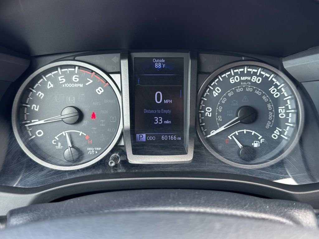 Used 2019 Toyota Tacoma TRD Off-Road w/ Technology Package AWD/4WD image 9