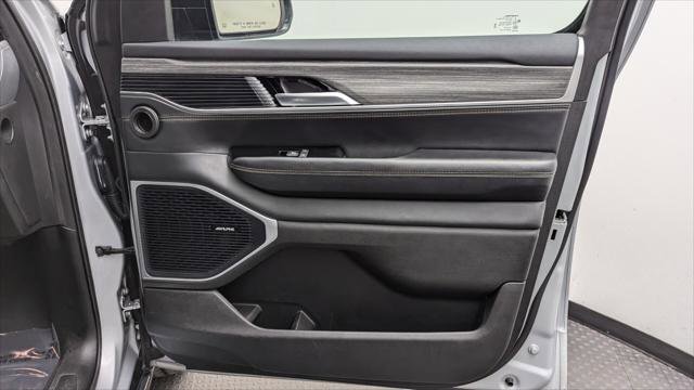 Used 2024 Jeep Wagoneer L Series II RWD image 26