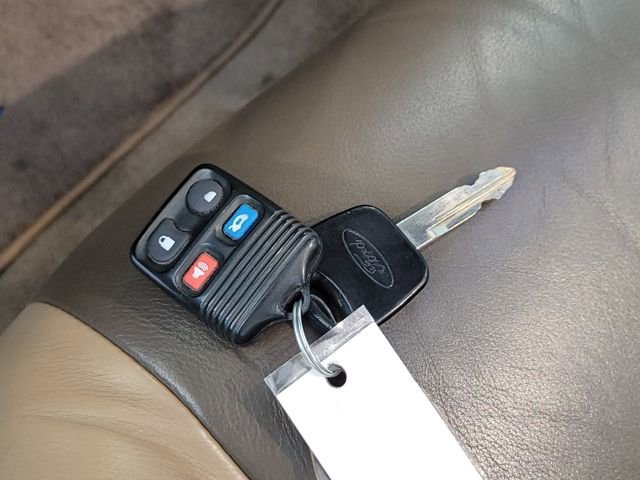 Used 2002 Ford Mustang GT RWD image 31