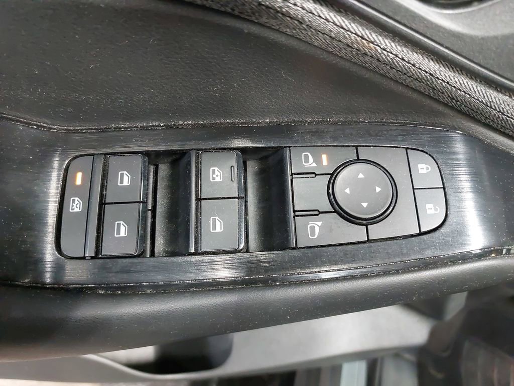 Used 2023 Nissan Rogue S image 27