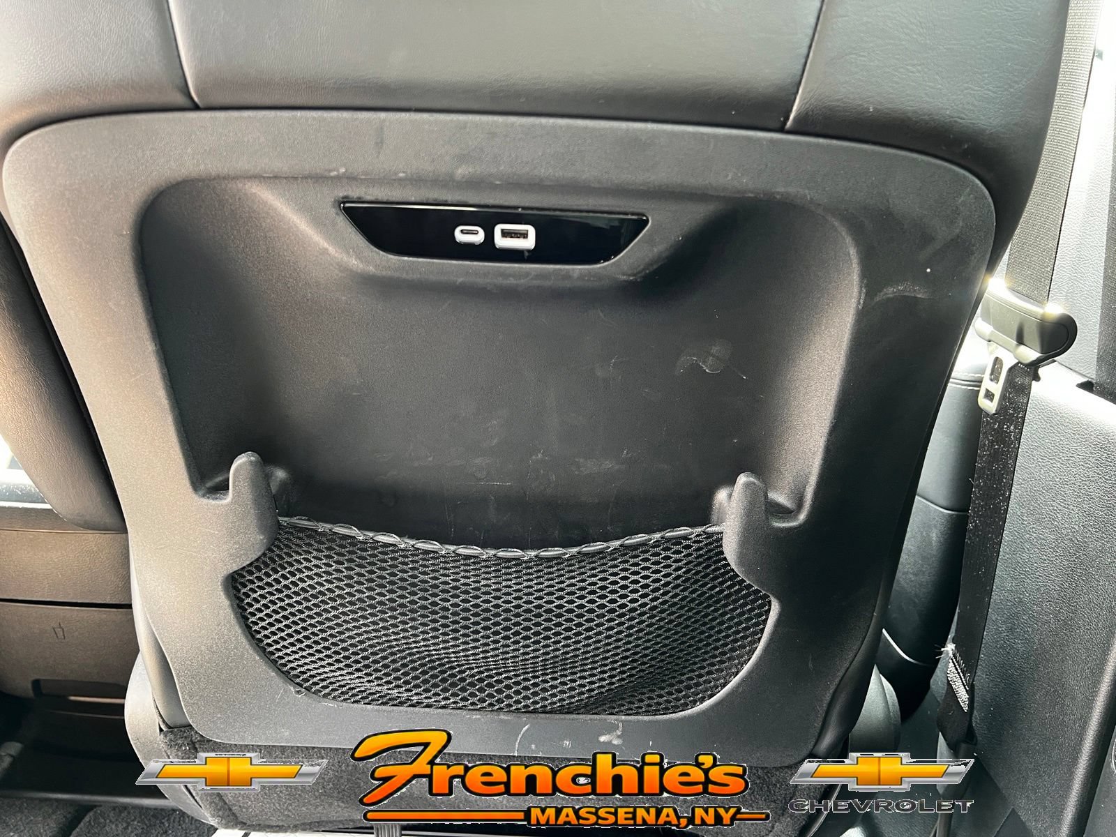 Used 2025 Chrysler Pacifica Select FWD image 13