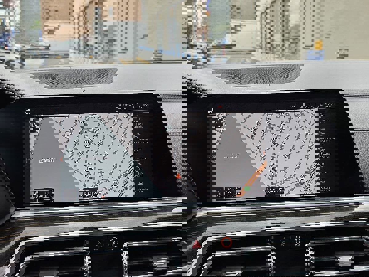 Used 2020 BMW X5 M50i w/ Premium Package image 33