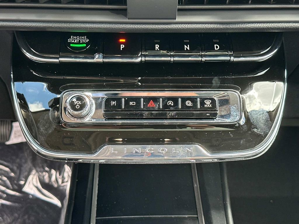 New 2025 Lincoln Corsair FWD w/ Equipment Group 101A image 32