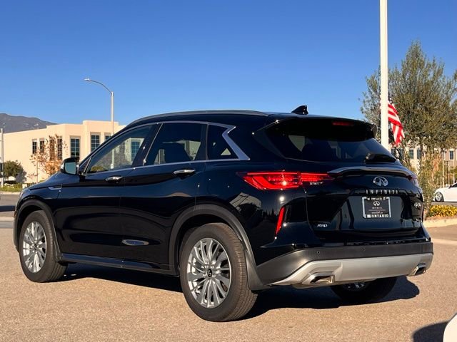 Certified 2025 INFINITI QX50 Luxe image 3