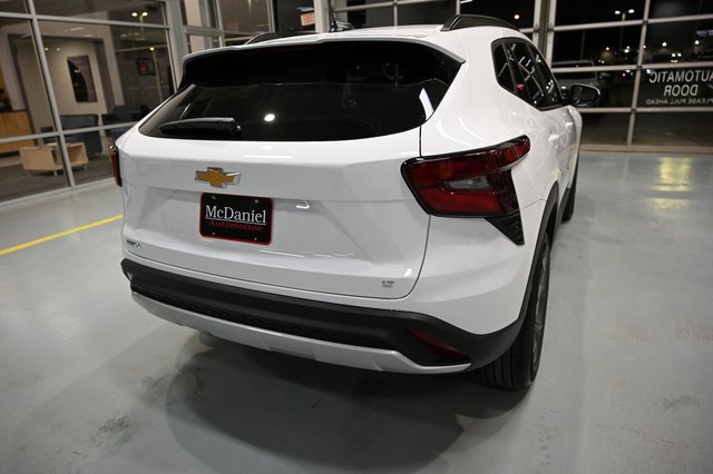 New 2026 GMC Canyon Elevation w/ Convenience Package image 5