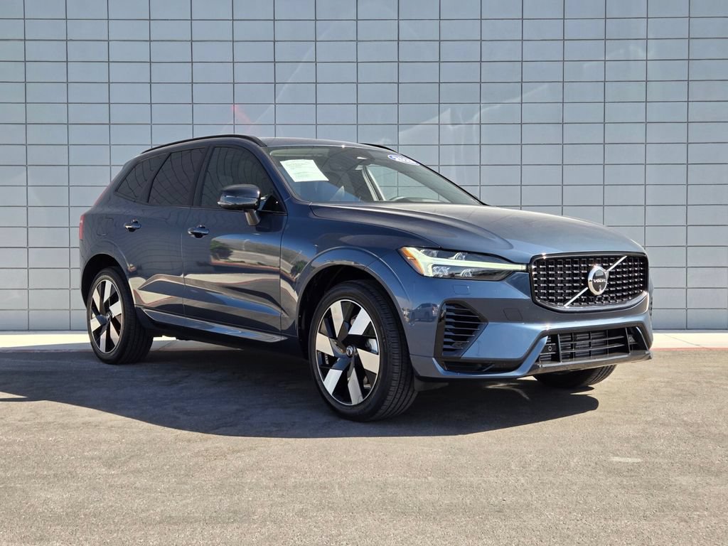 Used 2025 Volvo XC60 T8 Plus w/ Protection Package Premier AWD/4WD image 6