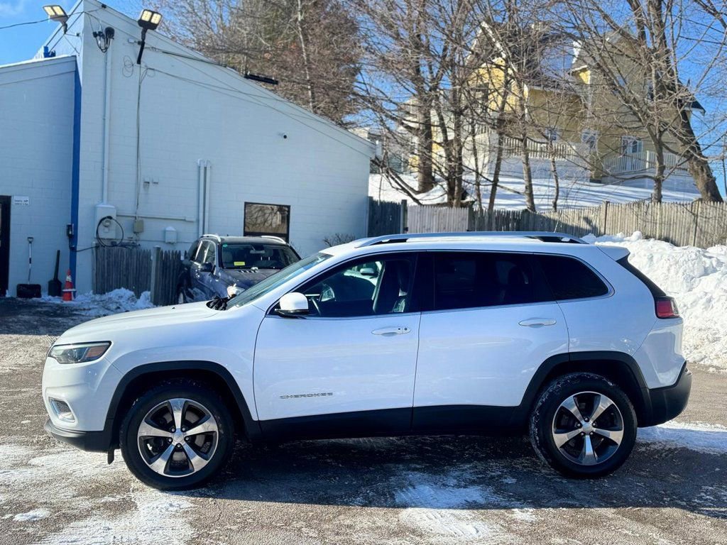 Used 2019 Jeep Cherokee Limited image 3