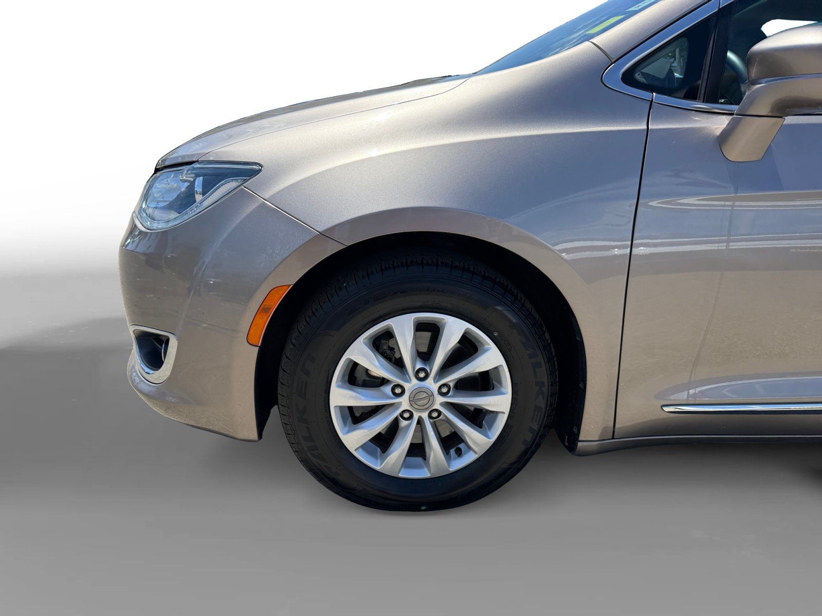 Used 2017 Chrysler Pacifica Touring-L FWD image 9
