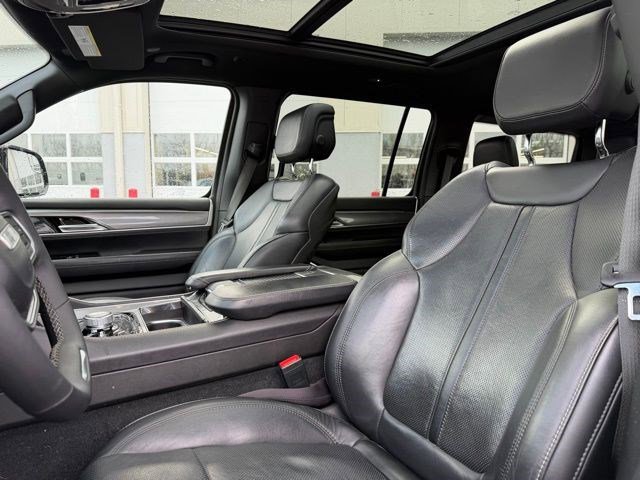 Used 2022 Jeep Wagoneer Series III image 12