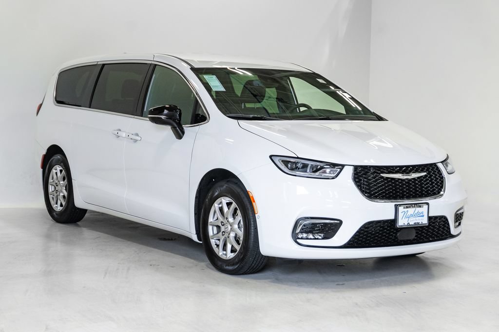 New 2026 Chrysler Pacifica Select FWD image 6