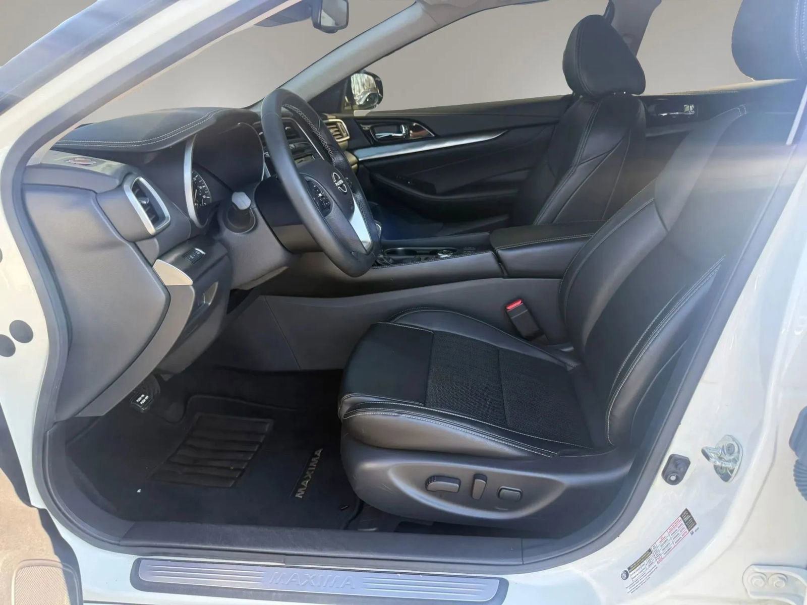 Used 2023 Nissan Maxima SV w/ Floor Mat Group FWD image 14