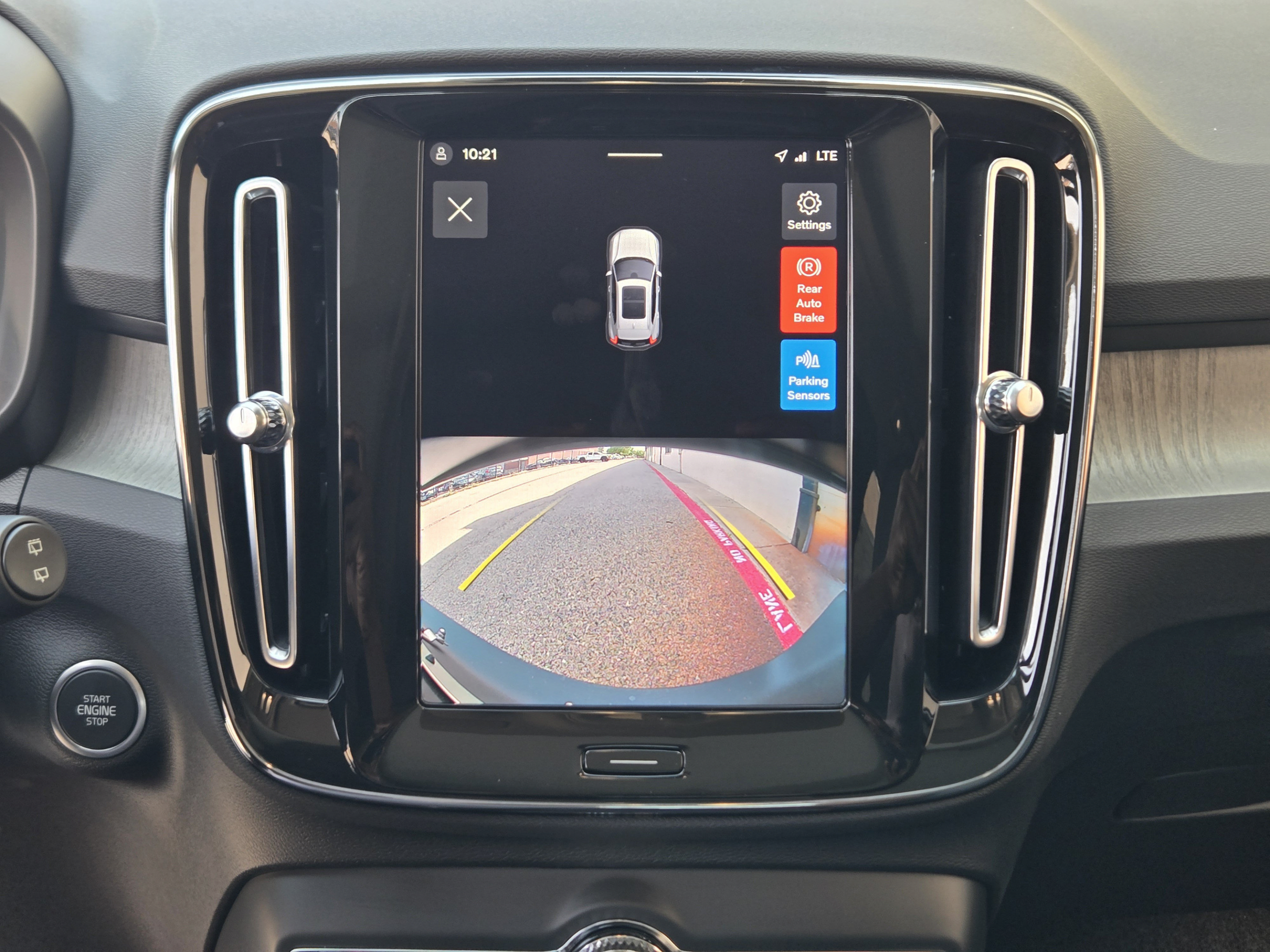 New 2026 Volvo XC40 B5 Core w/ Protection Package Premier AWD/4WD image 14