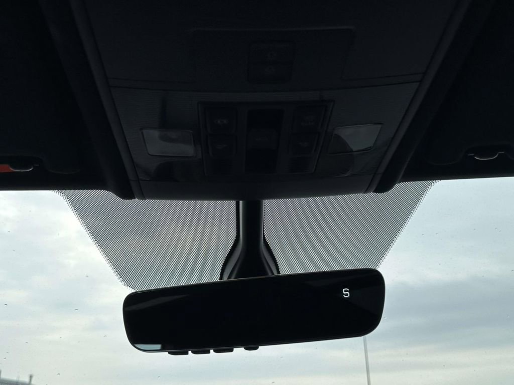 Used 2023 Volkswagen Atlas Cross Sport SE w/ Panoramic Sunroof Package image 33