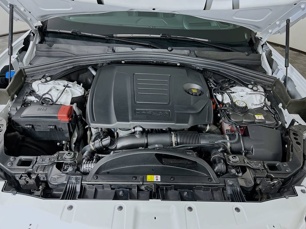 Certified 2025 Jaguar F-PACE R-Dynamic S AWD/4WD image 32
