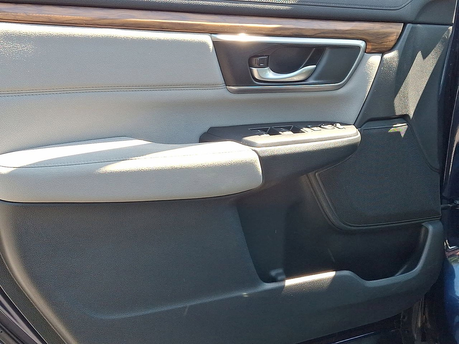 Used 2018 Honda CR-V EX image 10