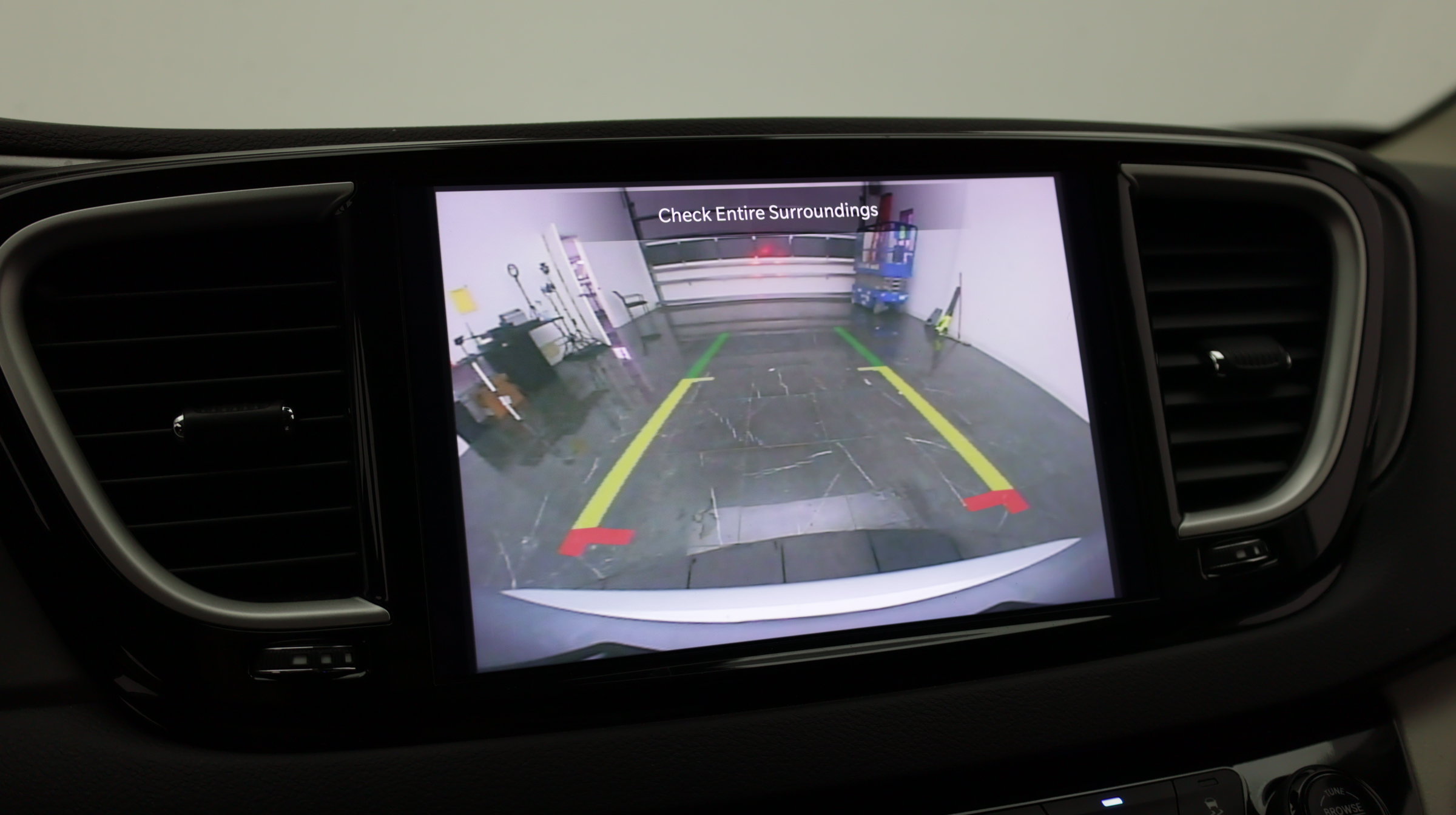 Used 2023 Chrysler Pacifica Touring-L FWD image 28